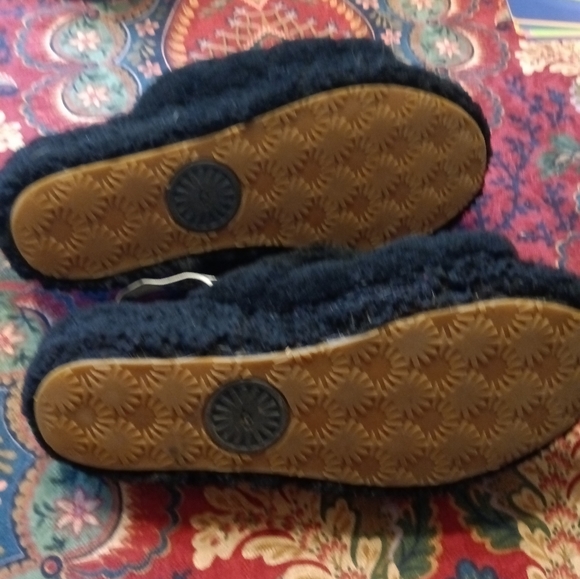 Fluffy UGG Slippers/Slides - Picture 3 of 4